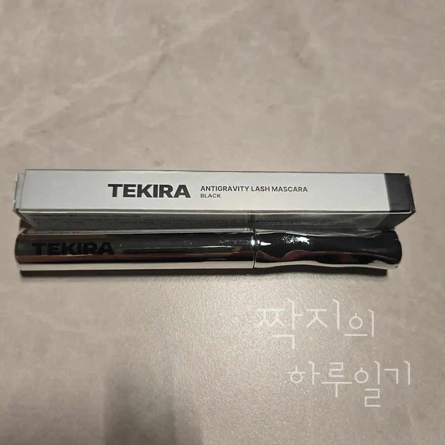 테키라 메탈 마스카라, 번짐 없이 길어지는 속눈썹 연출 — 사진 3
