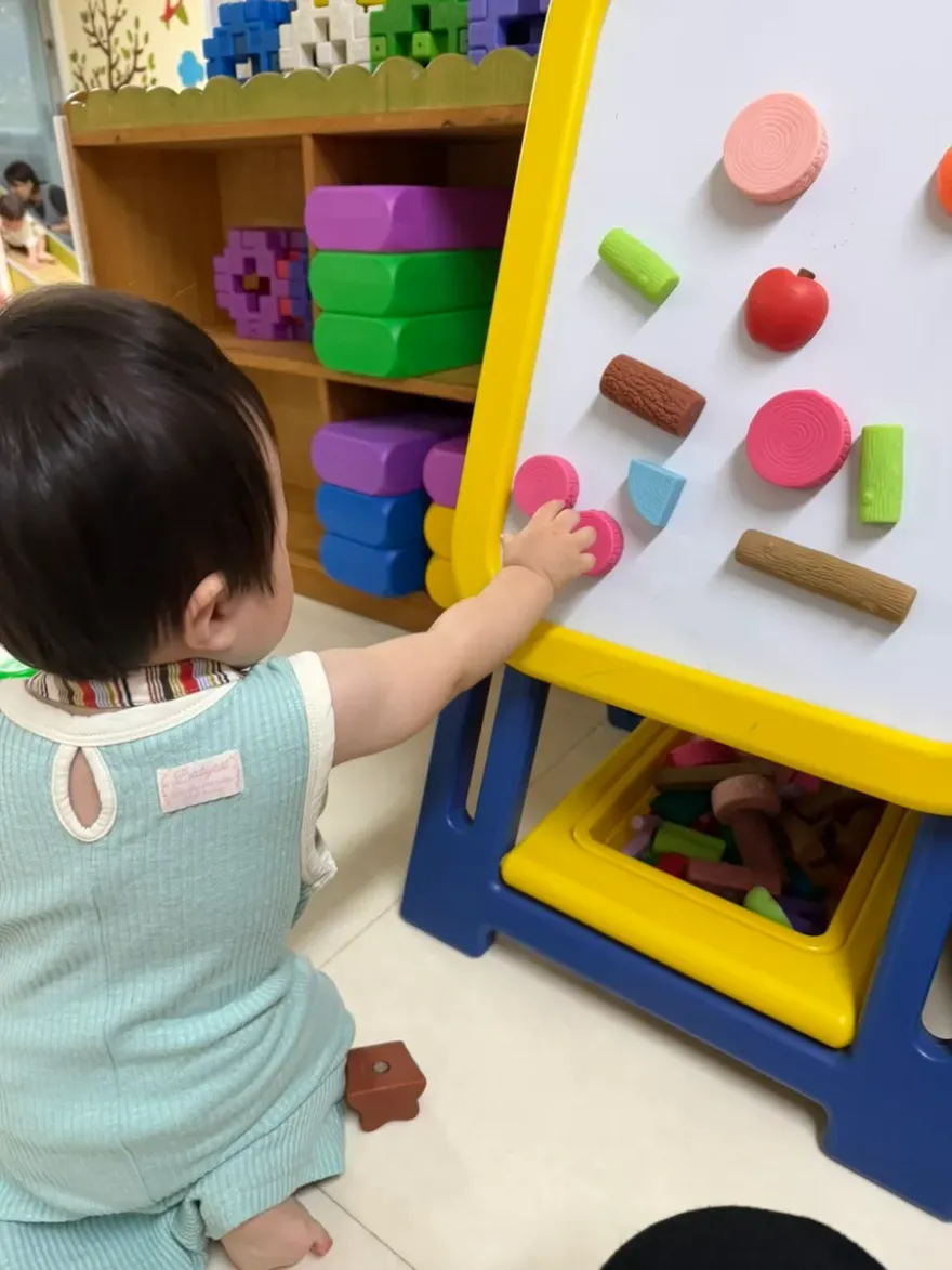 돌 아기 선스틱 추천: 몽디에스 무기자차 선스틱 여름 외출 필수템